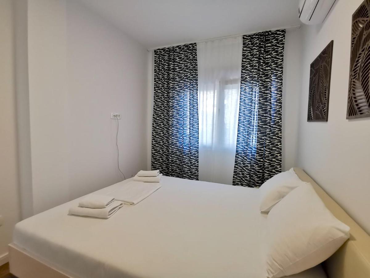 Apartments Lora Zmajeva, 7 Budva Exteriör bild